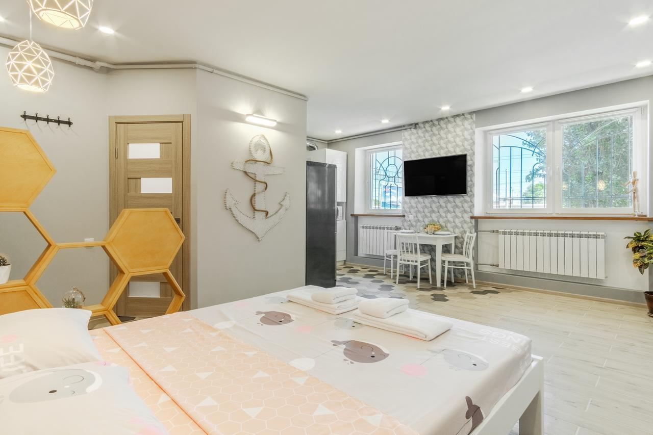 Vip Apartment Blue Whale オデッサ エクステリア 写真